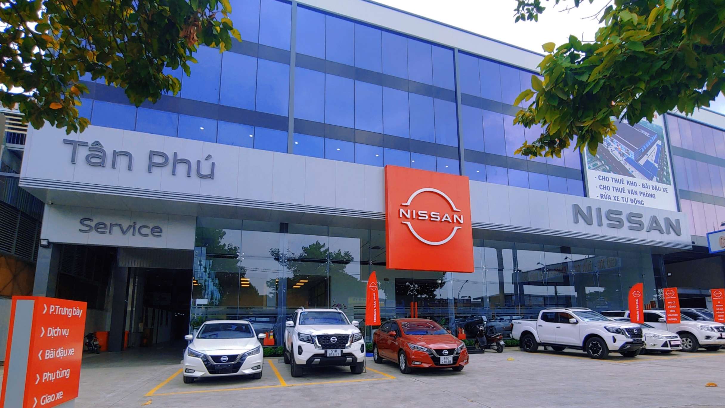 HCM: Đại lý Nissan Tân Phú